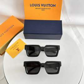 Picture of Louis Vuitton Sunglasses _SKUfw76721197fw
